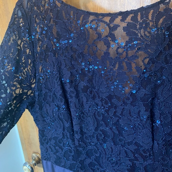 Modest Vintage Style Prom Dress, size 10 - Picture 4 of 8